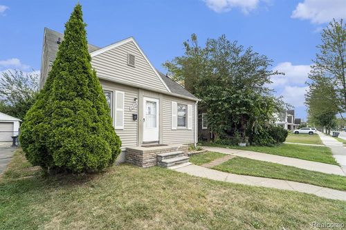 7904 Mead St, Dearborn, MI, 48126-1067 | Card Image