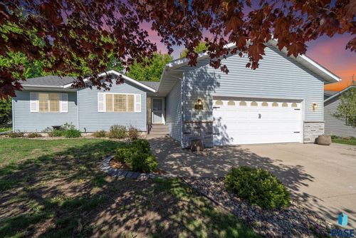 1001 Angel Ln Lane, Canton, SD, 57013 | Card Image