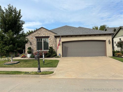 8434 S Phoenix Pl, Tulsa, OK, 74132-5600 | Card Image