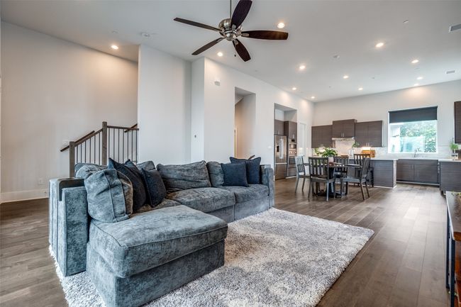 APT-501 - 381 E Greenbriar Ln, Townhouse with 3 bedrooms, 4 bathrooms and null parking in Dallas TX | Image 14
