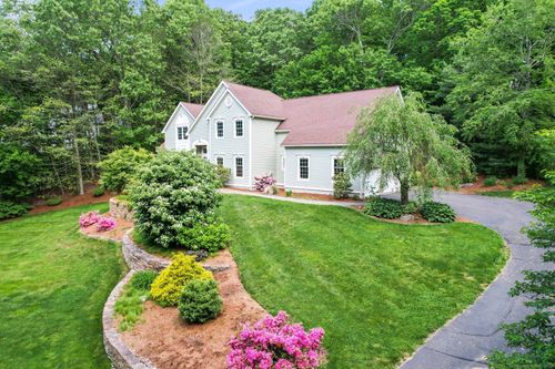32 Fawn Run, Glastonbury, CT, 06033-4167 | Card Image