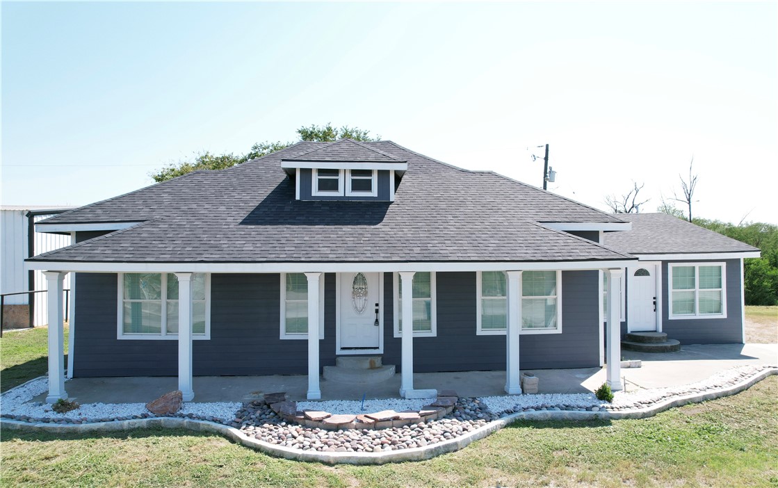 Commercial Sale in Mathis 5
