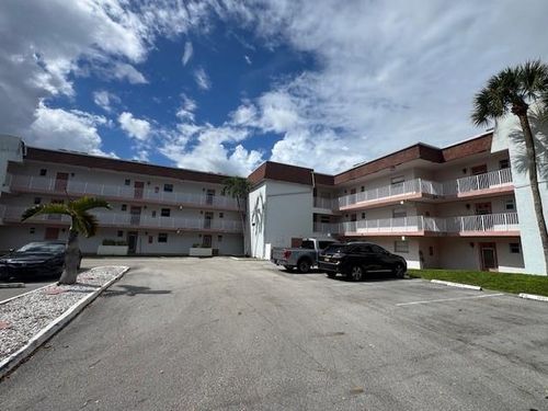 apt-306b-8002 Lagos De Campo Blvd, Tamarac, FL, 33321-3889 | Card Image