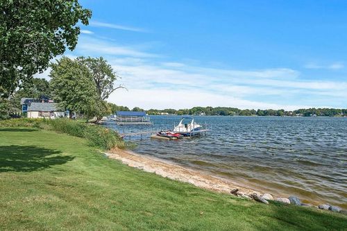 3705 N Shore Dr, Wayzata, MN, 55391-9362 | Card Image