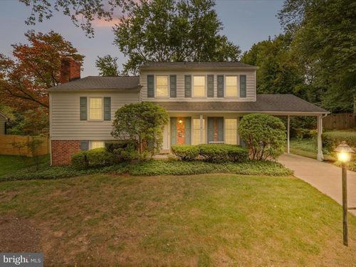 8112 Briar Creek Dr, ANNANDALE, VA, 22003-4635 | Card Image