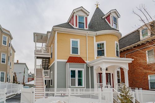 24 Tudor St, Chelsea, MA, 02150-2506 | Card Image