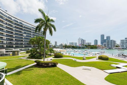 224-900 Bay Dr, Miami Beach, FL, 33141-5653 | Card Image