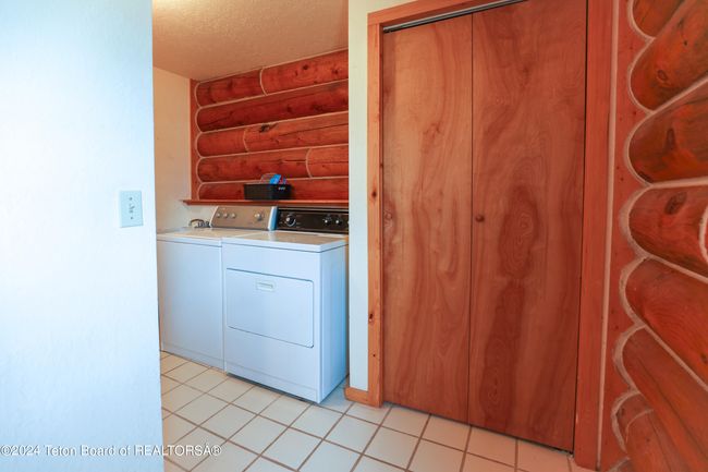 5 Black Bear Rd, House other with 5 bedrooms, 2 bathrooms and null parking in Pinedale WY | Image 12