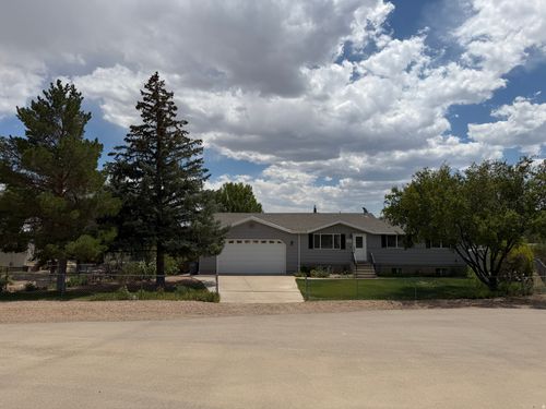 565 E 750 N, Duchesne, UT, 84021-7712 | Card Image