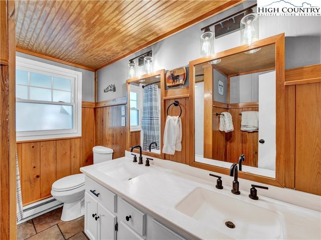 Primary bath | Image 30