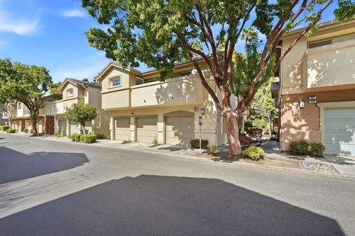327 Oleander Dr, San Jose, CA, 95123-4466 | Card Image