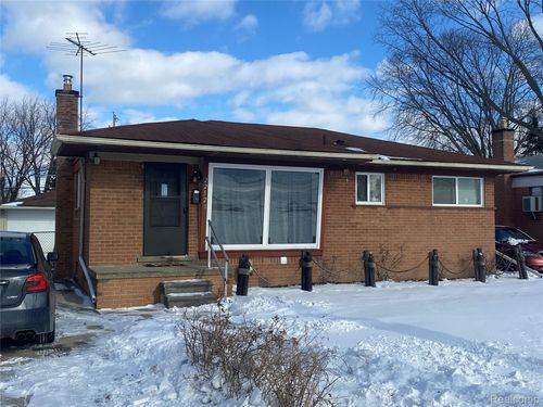 22521 Euclid St, Saint Clair Shores, MI, 48082-2446 | Card Image