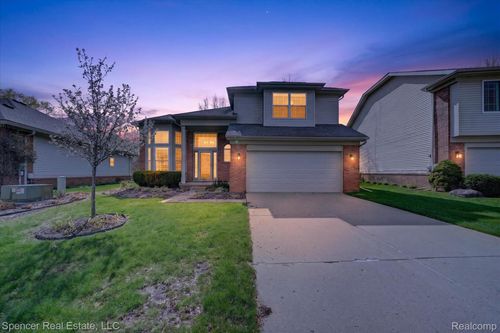3141 Bridlewood Dr, Oakland Twp, MI, 48306-1485 | Card Image