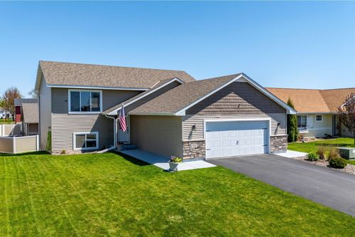 462 Marcella Ln, Somerset, WI, 54025-9721 | Card Image
