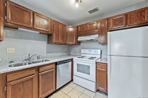 apt-212-8655 Datapoint Dr, San Antonio, TX, 78229-3262 | Card Image
