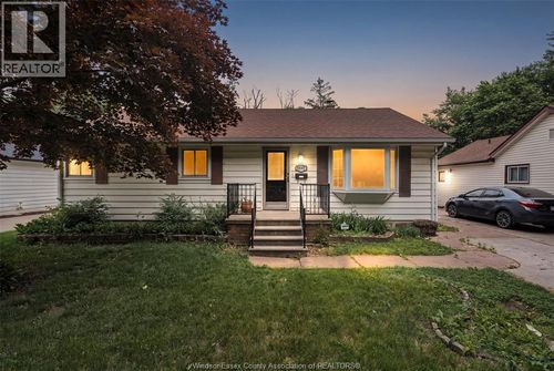 2032 Ford Blvd, Windsor, ON, N8T2E7 | Card Image
