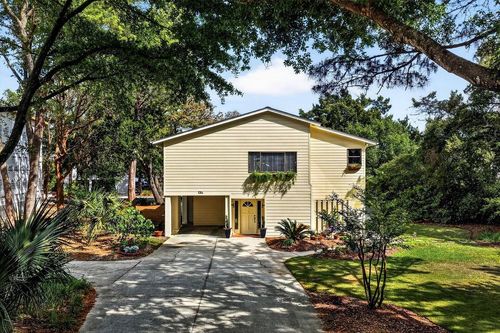 134 Hanover St, Pawleys Island, SC, 29585-8678 | Card Image