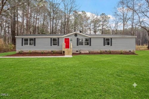 304 E Pope Ave, Kenly, NC, 27542-7729 | Card Image