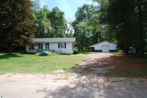 1536 Possum Track Rd, Alger, MI, 48610-9331 | Card Image