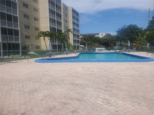 207-319 Ne 14th Ave, Hallandale Beach, FL, 33009-7446 | Card Image
