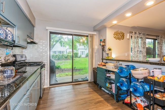 APT-1B - 305 Walters Ln, Condo with 3 bedrooms, 2 bathrooms and 4 parking in Itasca IL | Image 8