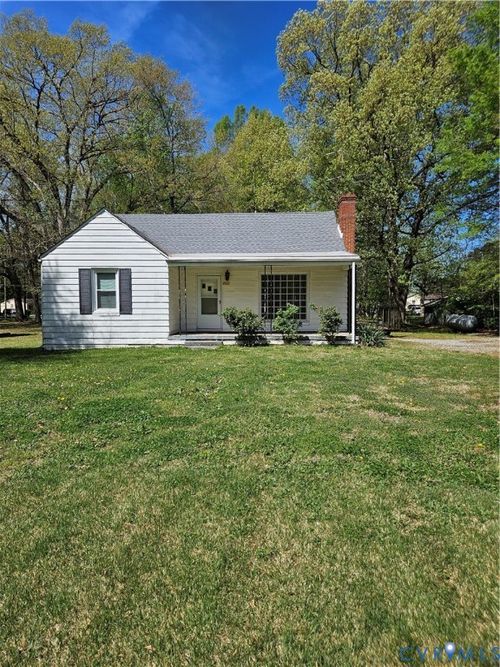 203 Amelia Ave, Blackstone, VA, 23824-2816 | Card Image