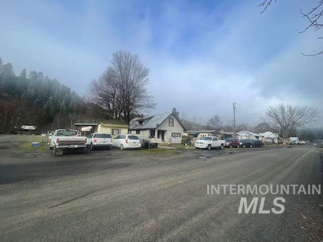204 S Front St, Home with 7 bedrooms, 4 bathrooms and 5 parking in Kooskia ID | Image 9