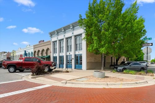 117 East St, Hutto, TX, 78634-4323 | Card Image