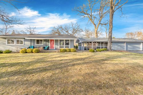 1246 Pinewood Dr, Crystal Lake, IL, 60014-5036 | Card Image