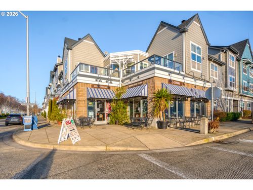 738 Se Fairwinds Loop, Vancouver, WA, 98661 | Card Image