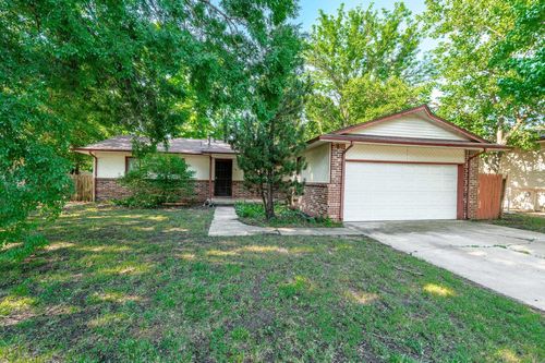 4905 E 24th St N, Wichita, KS, 67220-3003 | Card Image