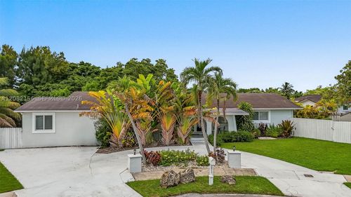 10711 Sw 70th St, Miami, FL, 33173-2013 | Card Image