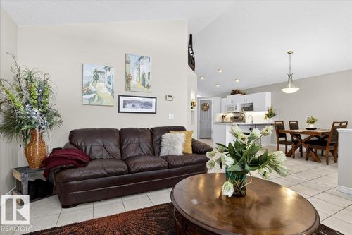 3518 18 St Nw, Edmonton, AB, T6T1Z1 | Card Image