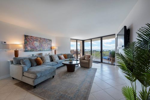 apt-804-1000 Quayside Ter, Miami, FL, 33138-2217 | Card Image
