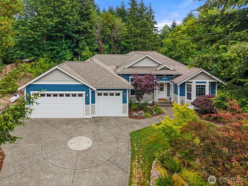 11940 Windtree Ln Se, Rainier, WA, 98576-9332 | Card Image