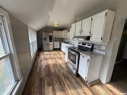 23392 N Il Highway 37, Dix, IL, 62830-2119 | Card Image