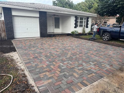 front-2029 Monroe St, Hollywood, FL, 33020-5025 | Card Image