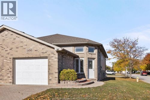 1490 Highnoon Dr, Windsor, ON, N9G3B6 | Card Image