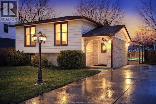 12342 Lachance Crt, Tecumseh, ON, N8N1L6 | Card Image