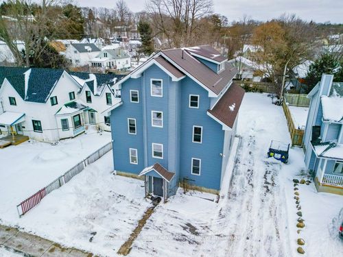 21 River St, Parry Sound, ON, P2A2T7 | Card Image