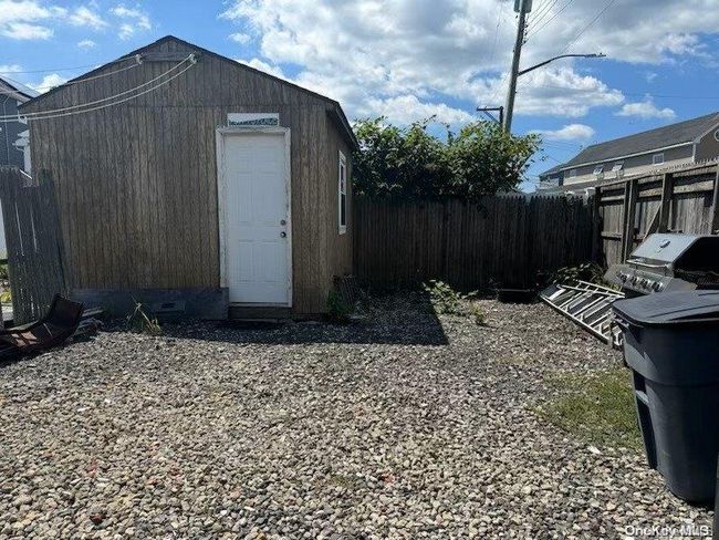 102 E 6 Th Rd, House other with 3 bedrooms, 1 bathrooms and null parking in Broad Channel NY | Image 9