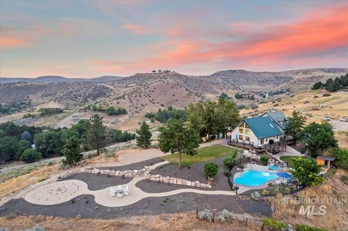 7756 N Basin Way, Boise, ID, 83714-9636 | Card Image