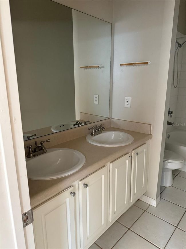 13-201 - 5681 Bentgrass Dr, Townhouse with 1 bedrooms, 2 bathrooms and null parking in SARASOTA FL | Image 27