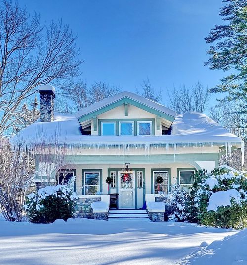 2480 Main St, Bethlehem, NH, 03574-4916 | Card Image