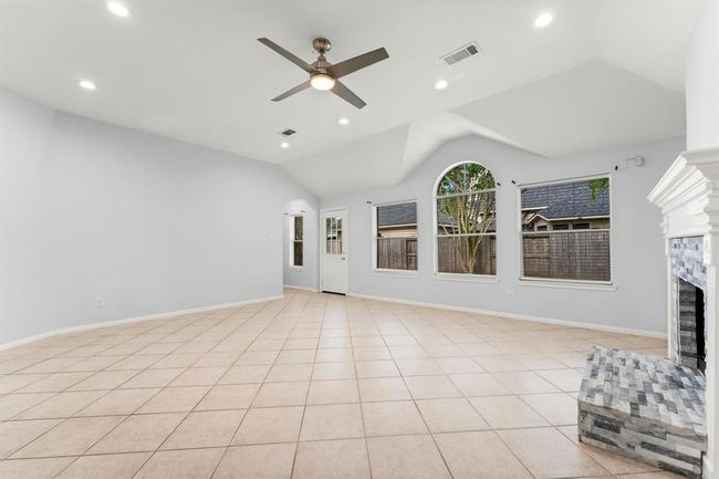 1030 Evandale Ln, House other with 4 bedrooms, 2 bathrooms and 2 parking in Sugar Land TX | Image 8