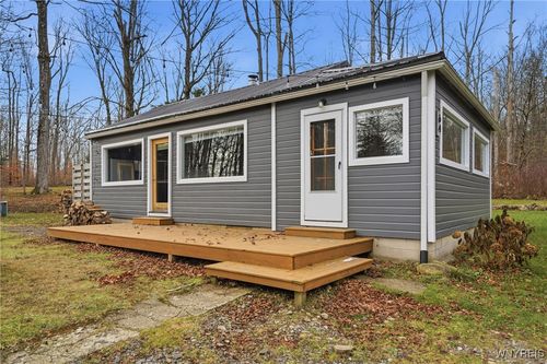 64 Summerset Dr, Arcade, NY, 14009-9672 | Card Image