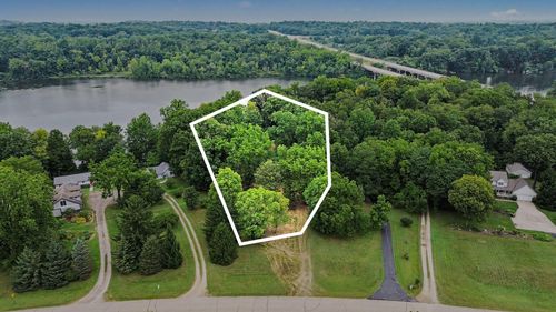 4239 Lake Chapin Bluff, Berrien Springs, MI, 49103 | Card Image