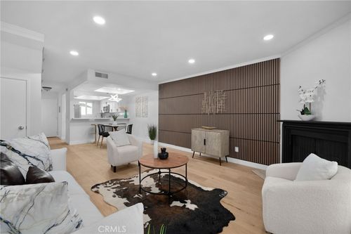 apt-104-11119 Camarillo St, North Hollywood, CA, 91602-1273 | Card Image