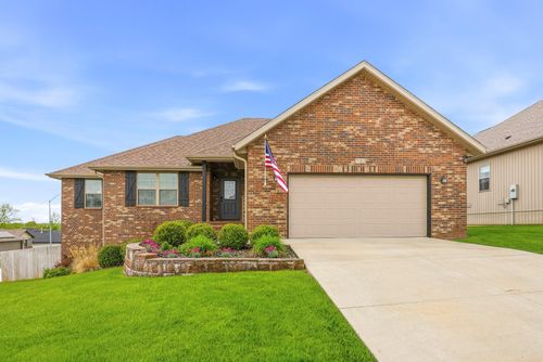 722 E Mining Camp Rd, Nixa, MO, 65714-7671 | Card Image