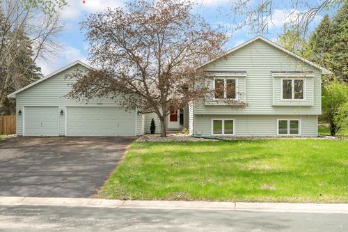 9850 Laguna Cir, Eden Prairie, MN, 55347-4300 | Card Image